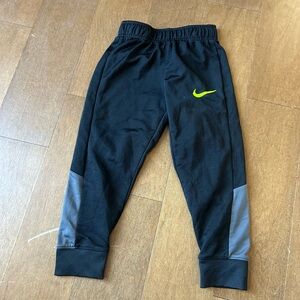 Nike Boys Jogger Pants XS (4) Black Gray Elastic Waist Activewear Tapered Leg